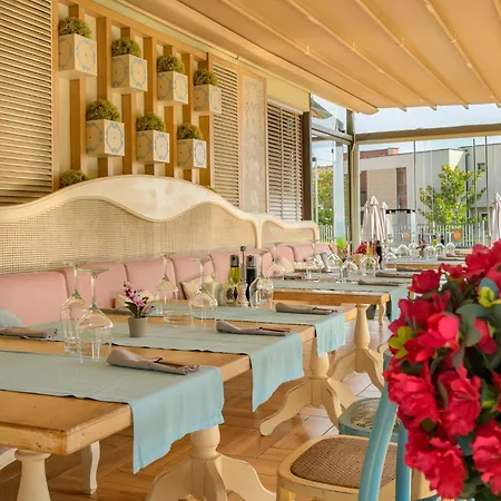 St. Panteleimon Otel 3*