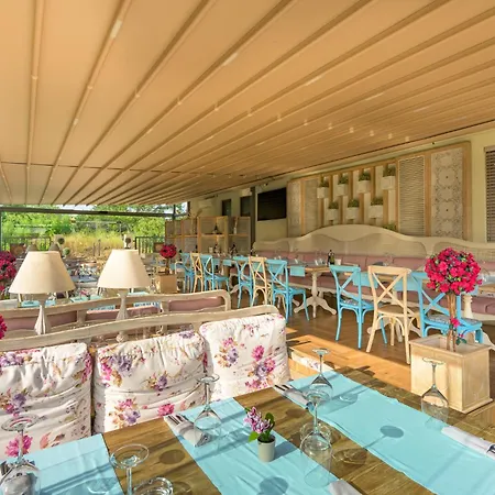 St. Panteleimon Otel 3*